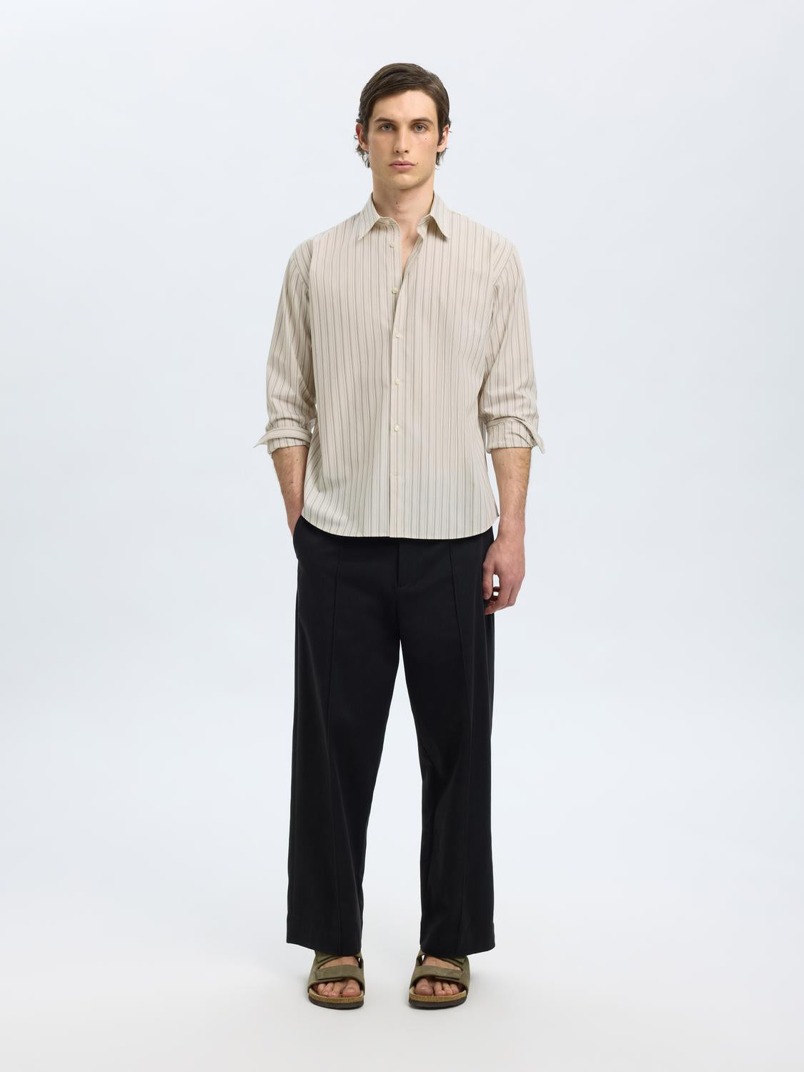 model_shot-front_full